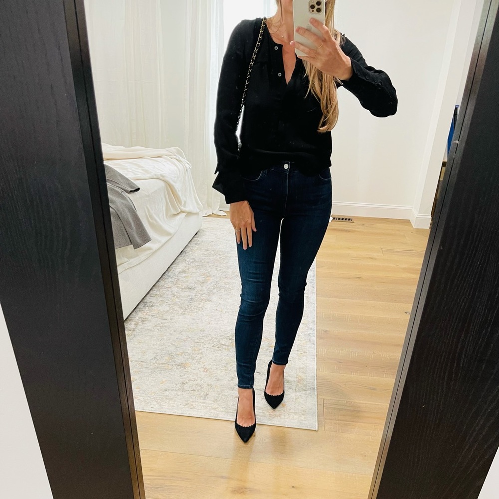 J crew top. Never worn. Maybe once?? 🤷‍♀️. 00
